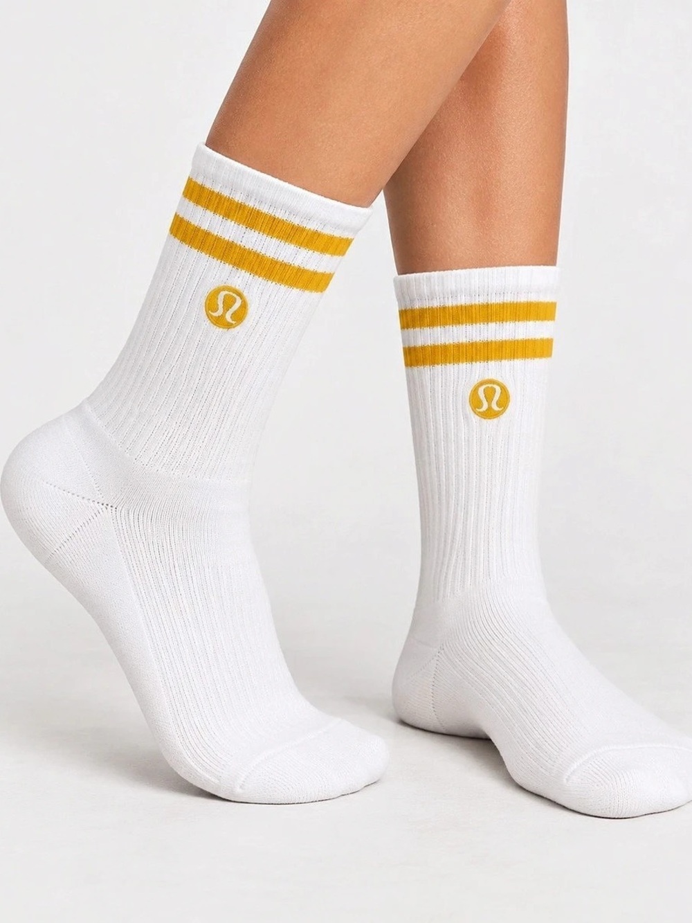 NWT Lululemon Daily Essential Crew Socks White Yellow Unisex Large